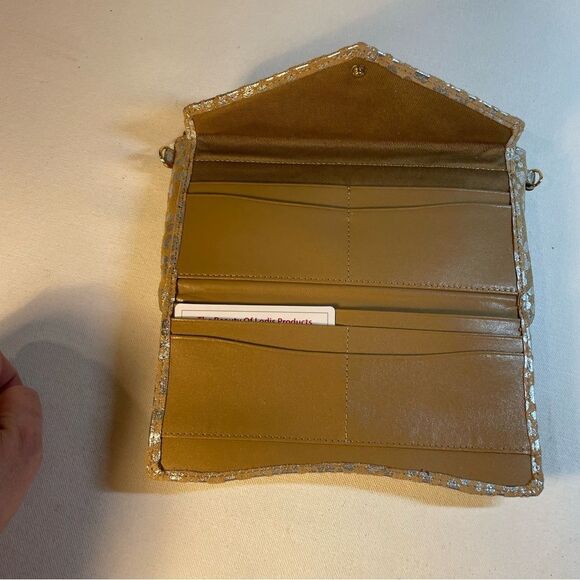 🐆 LODIS convertible wristlet crossbody wallet foiled silver & tan suede le… - Picture 5 of 8